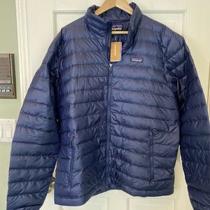 Mens navy blue Patagonia jacket. Large